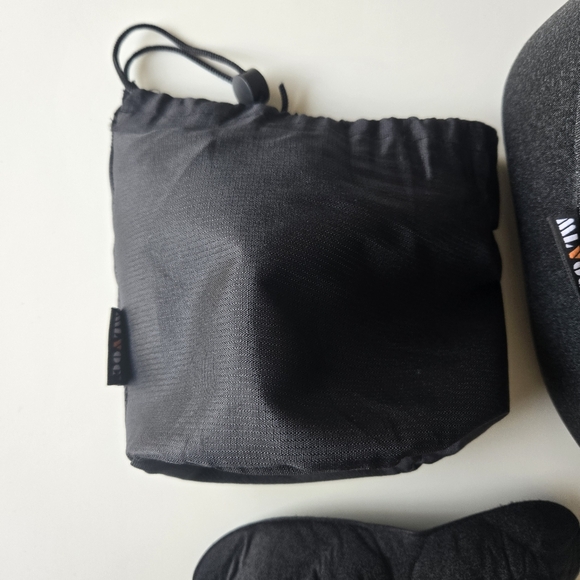 MLV Black Neck Support Travel Pillow - Picture 8 of 16